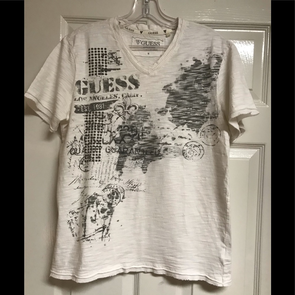 Men’s size Medium Guess t-Shirt